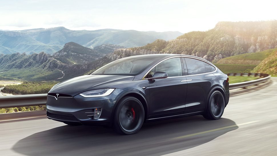 Tesla migliora i modelli X e Y con una portata migliorata e una ricarica più rapida