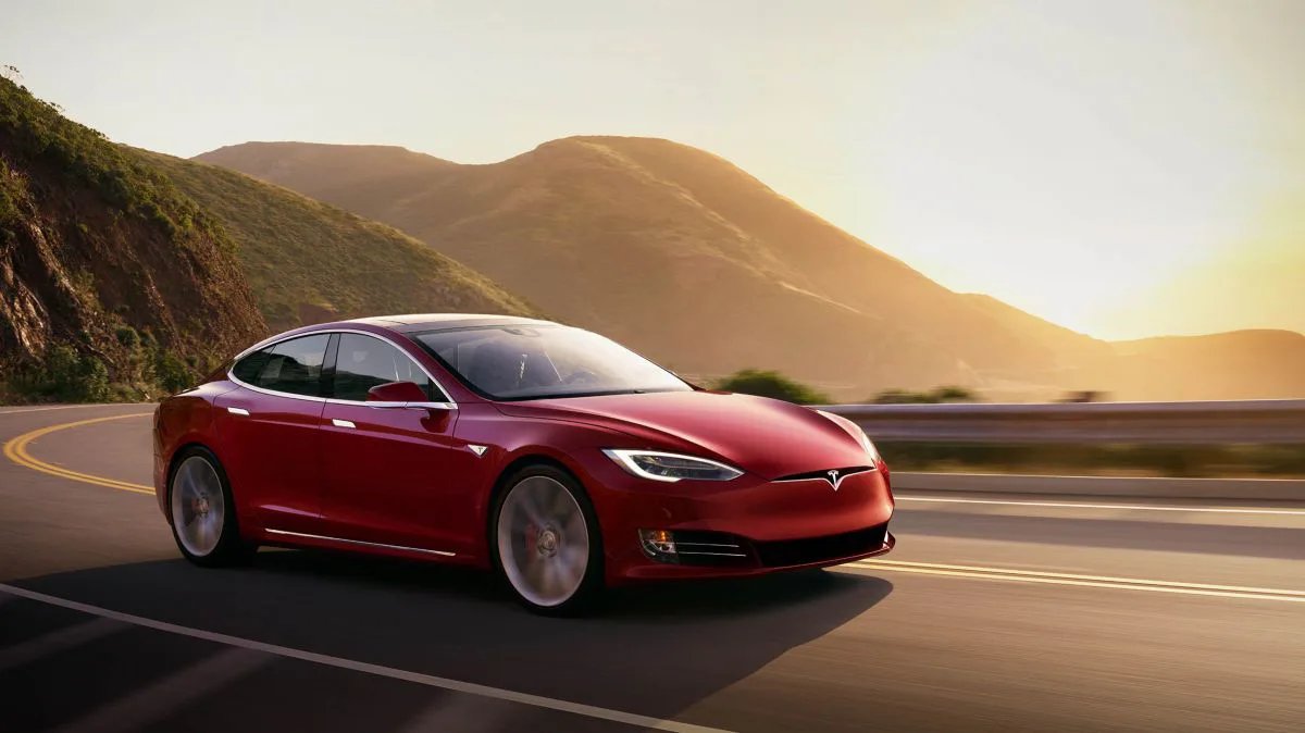 Tesla veut une flotte de taxis autonomes d'ici 2020