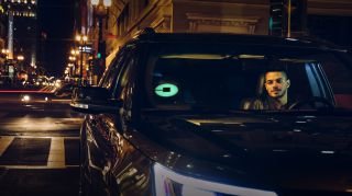 รถยนต์ไม่ใช่วิธีเดียวที่จะเดินทางในลอนดอน และถนนที่พลุกพล่านก็หมายความว่าพวกเขาสามารถขับได้ช้า (เครดิต: Uber)