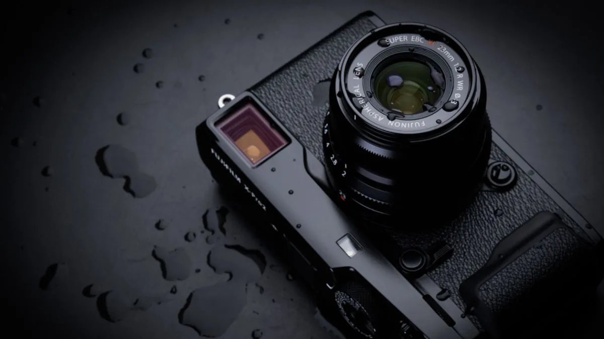 Ny färg, elegant vikbar skärm och saknad D-Pad – Fujifilm X-Pro3 grov yta