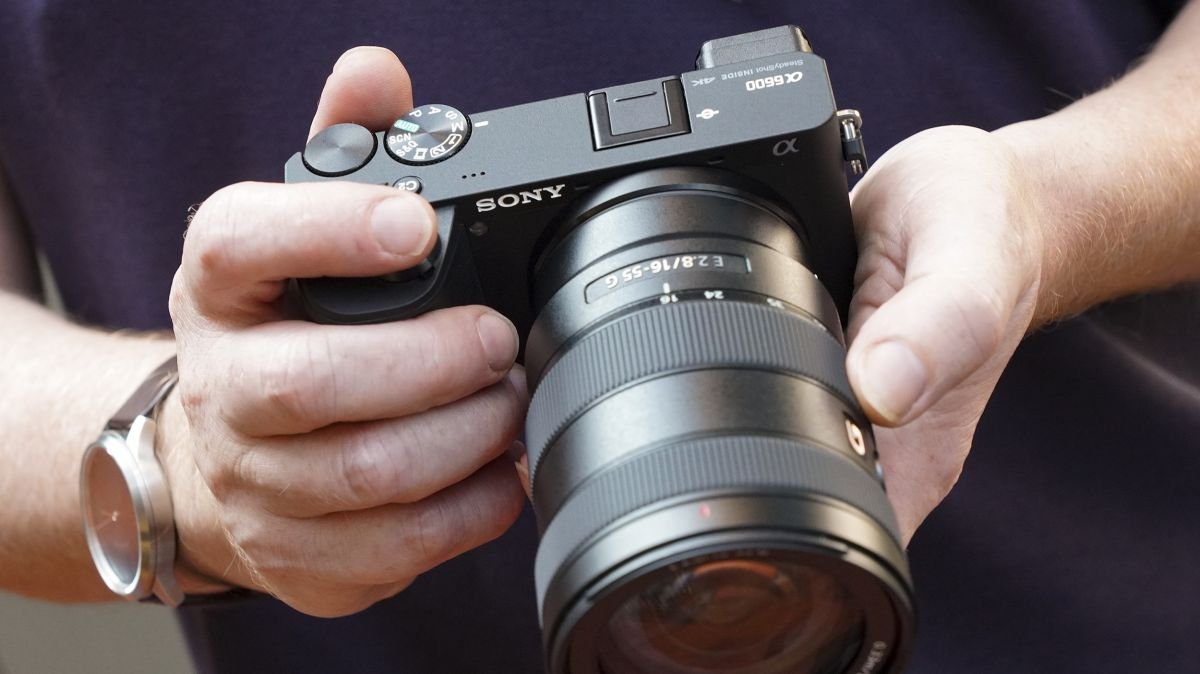 Sony se suma a su línea de productos sin espejo con las lentes Alpha A6600, A6100 y nuevas lentes