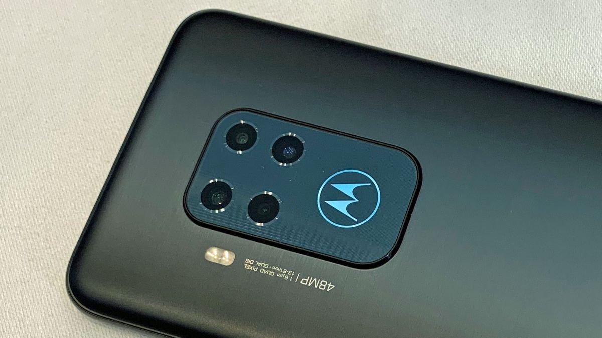 Motorola One Zoom is Moto's attempt to make the best budget camera phone