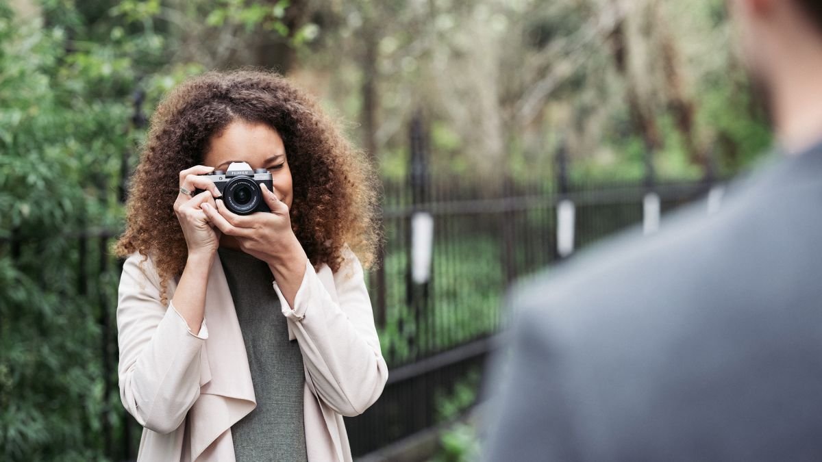 La mejor cámara sin espejo para principiantes 2019: 10 opciones de presupuesto para nuevos usuarios