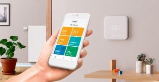 Tados intelligenter Thermostat und Smartphone-App