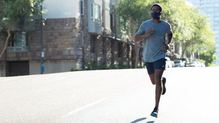 Asics launches high-tech face mask for runners