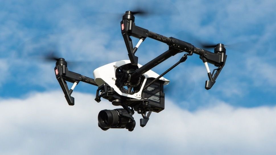AT&T wystrzeliwuje drony w niebo jako mobilne hotspoty 5G