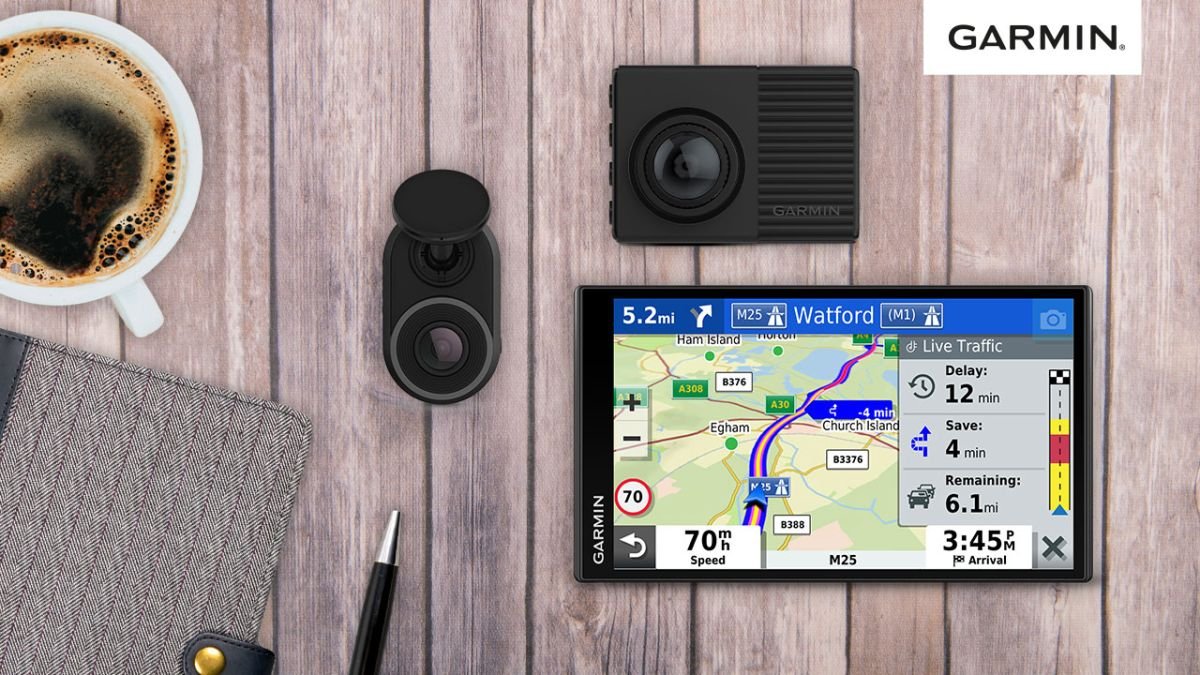 Drive smarter and safer with smart car technology from Garmin
