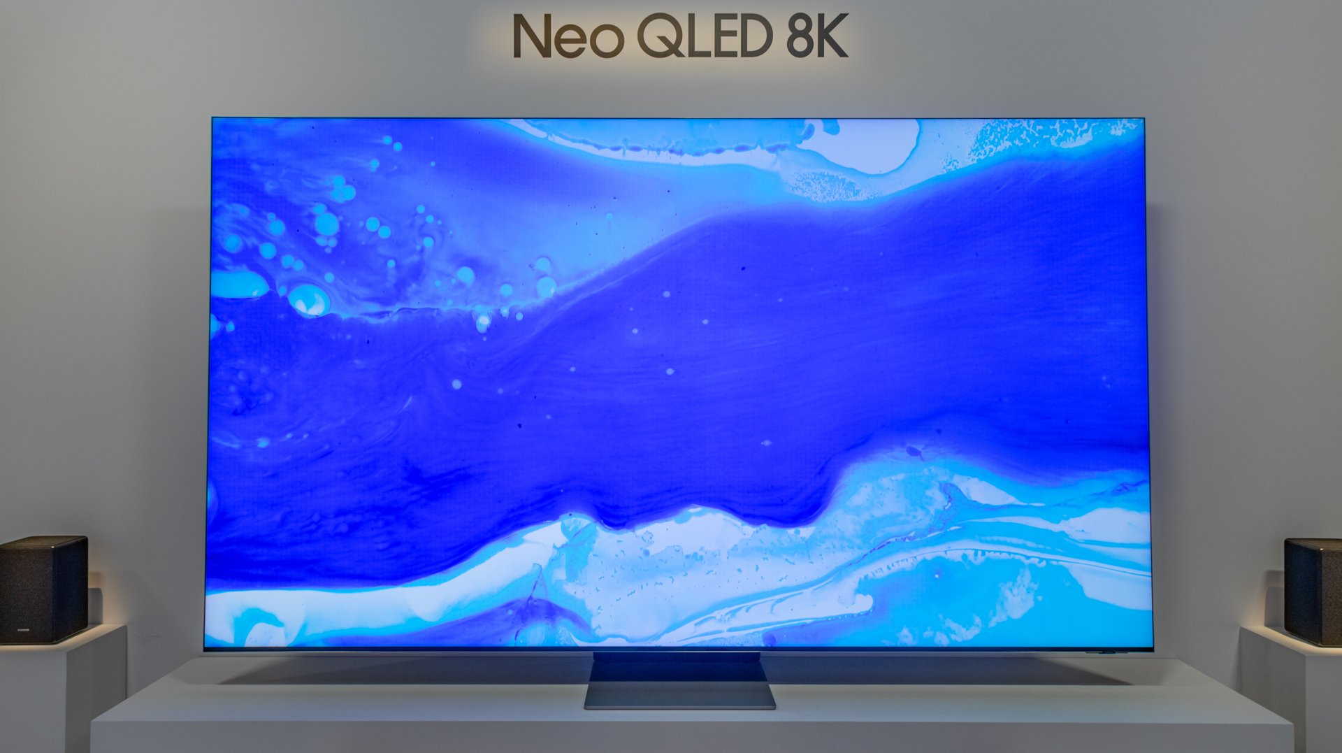 Телевизор Samsung Neo QN900 QLED 8K