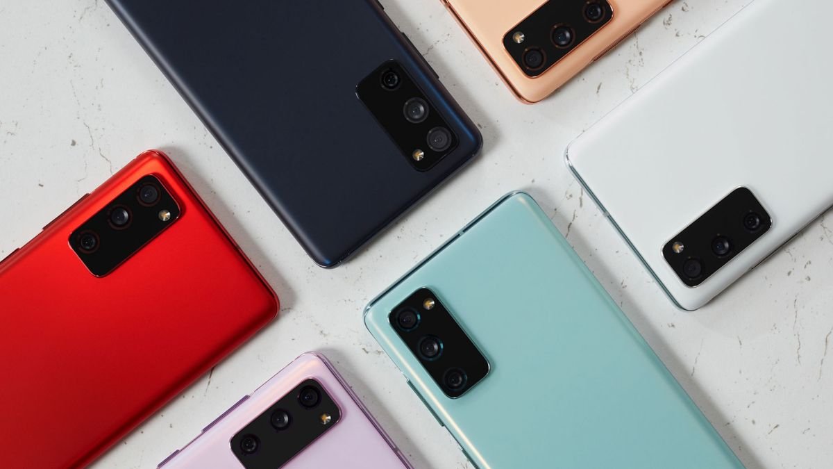 Samsung Galaxy S21 FE visas i färgglada och inofficiella renderingar