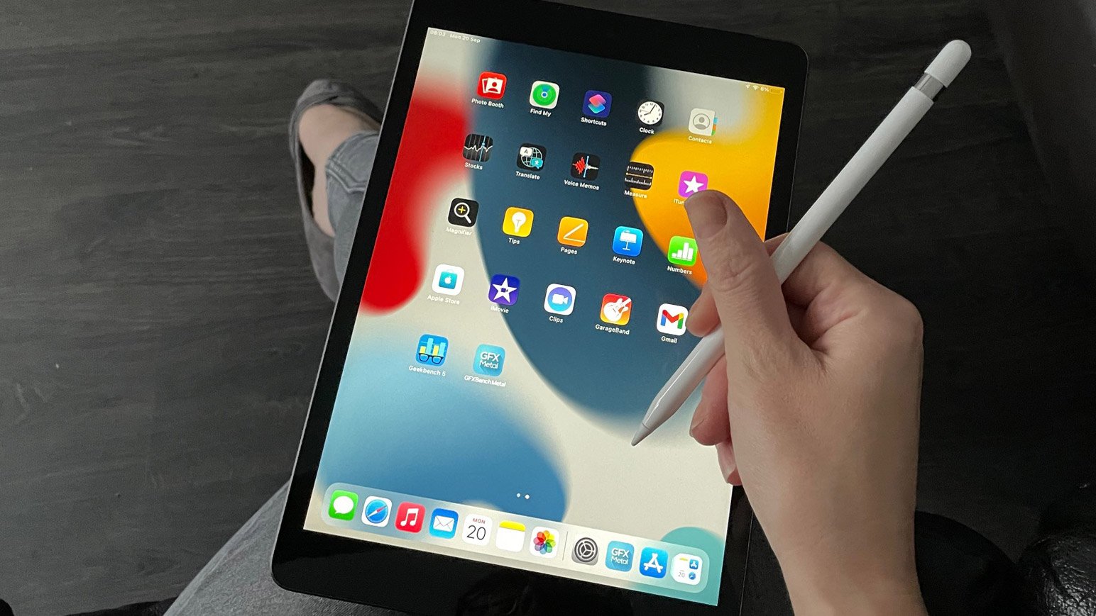 Apple iPad 10.2 (2021) utilisé avec un Apple Pencil