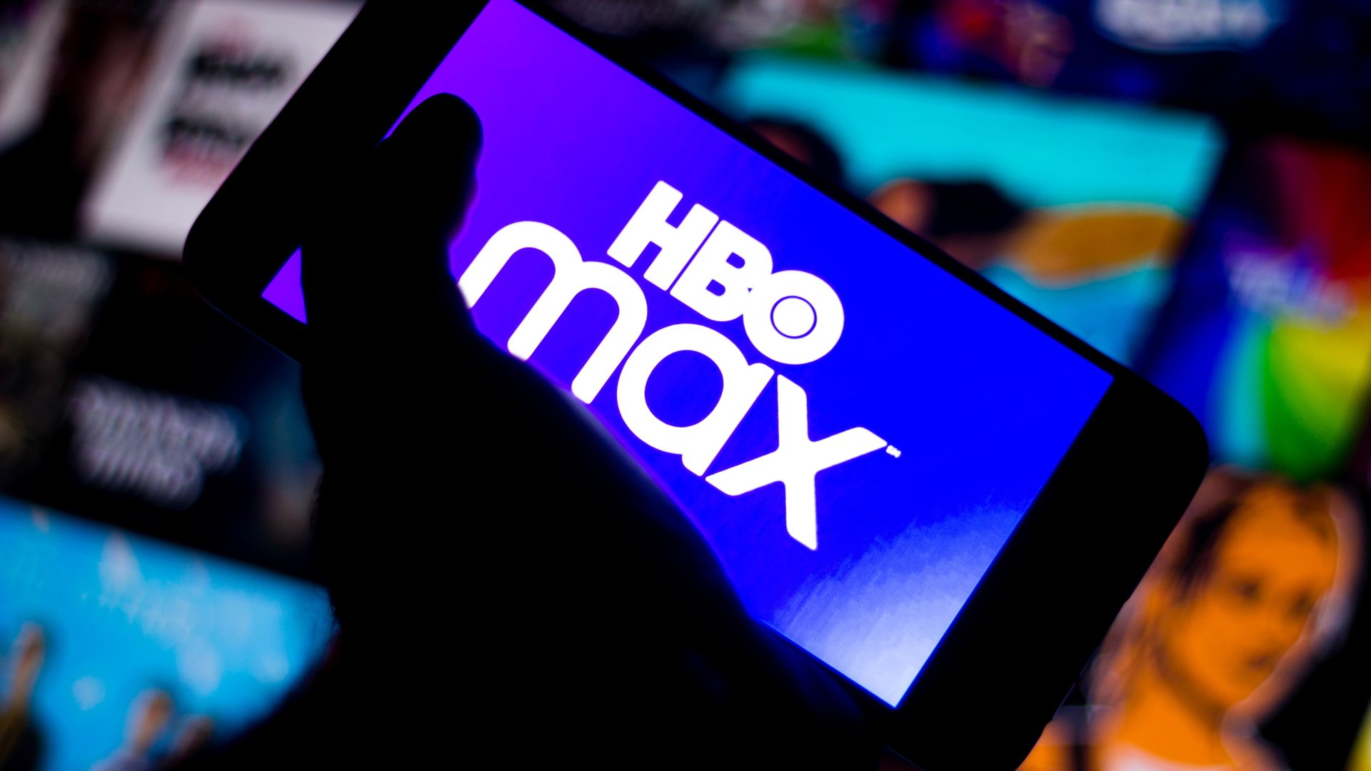 Logo HBO Max sullo smartphone