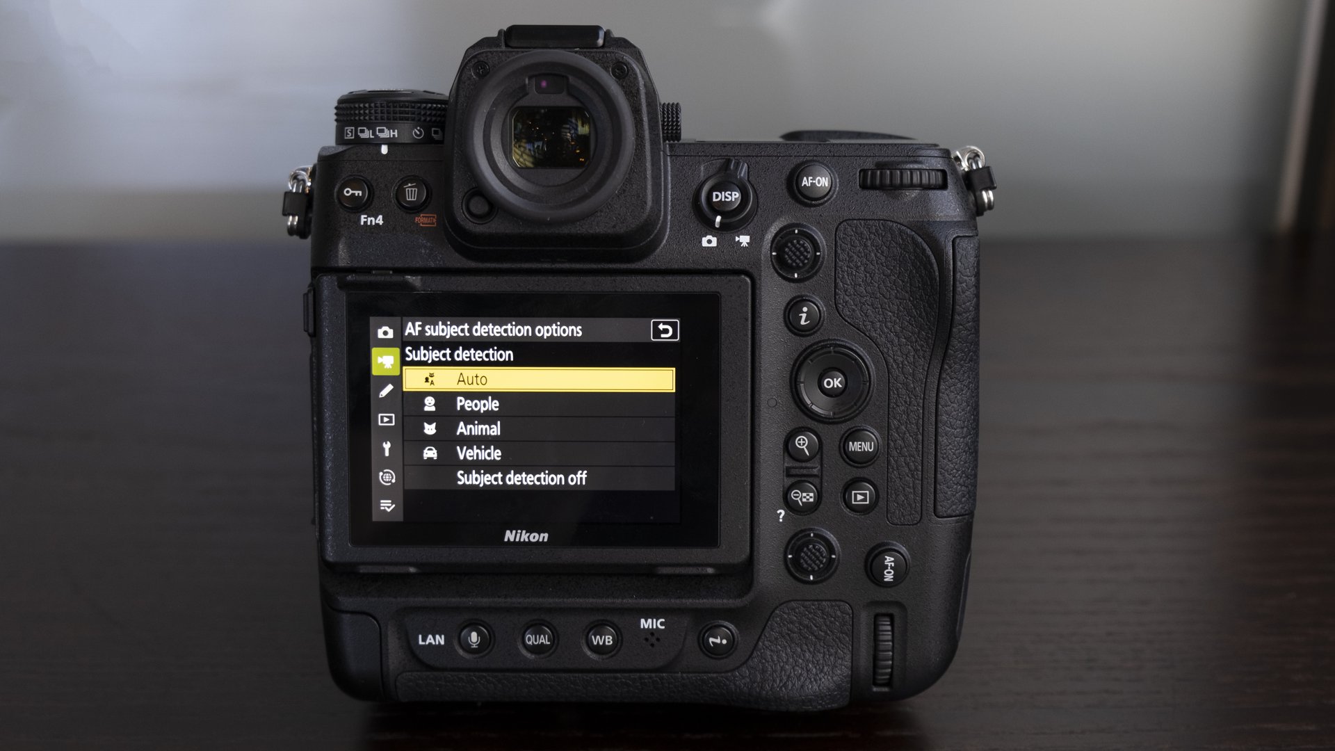 หน้าจอด้านหลังของกล้อง Nikon Z9