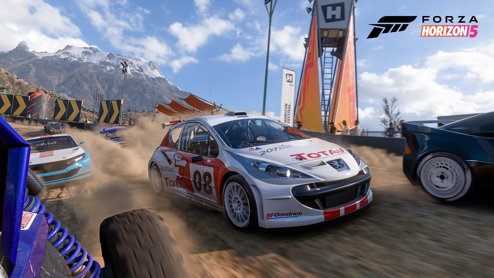 В Forza Horizon 5 машина путешествует по песчаному биому