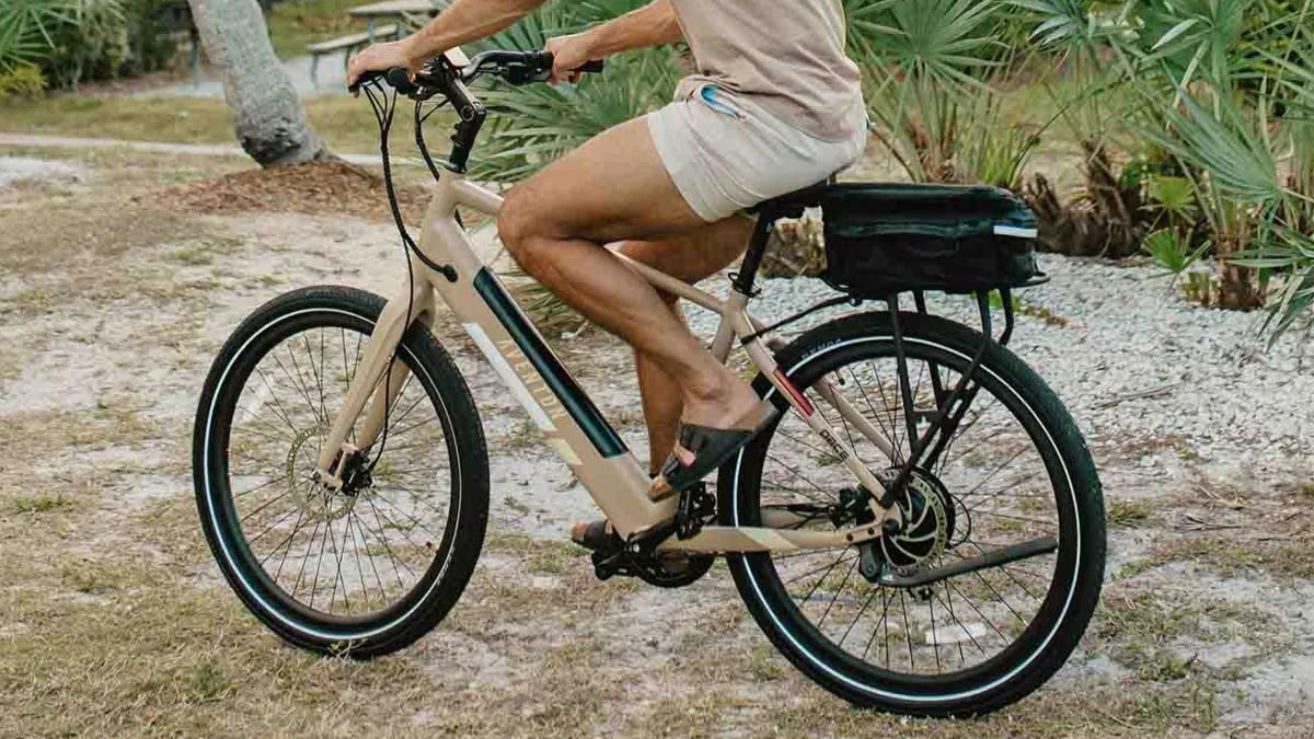Эти новые городские электрические велосипеды быстрые, дешевые и доставляют массу удовольствия от езды.