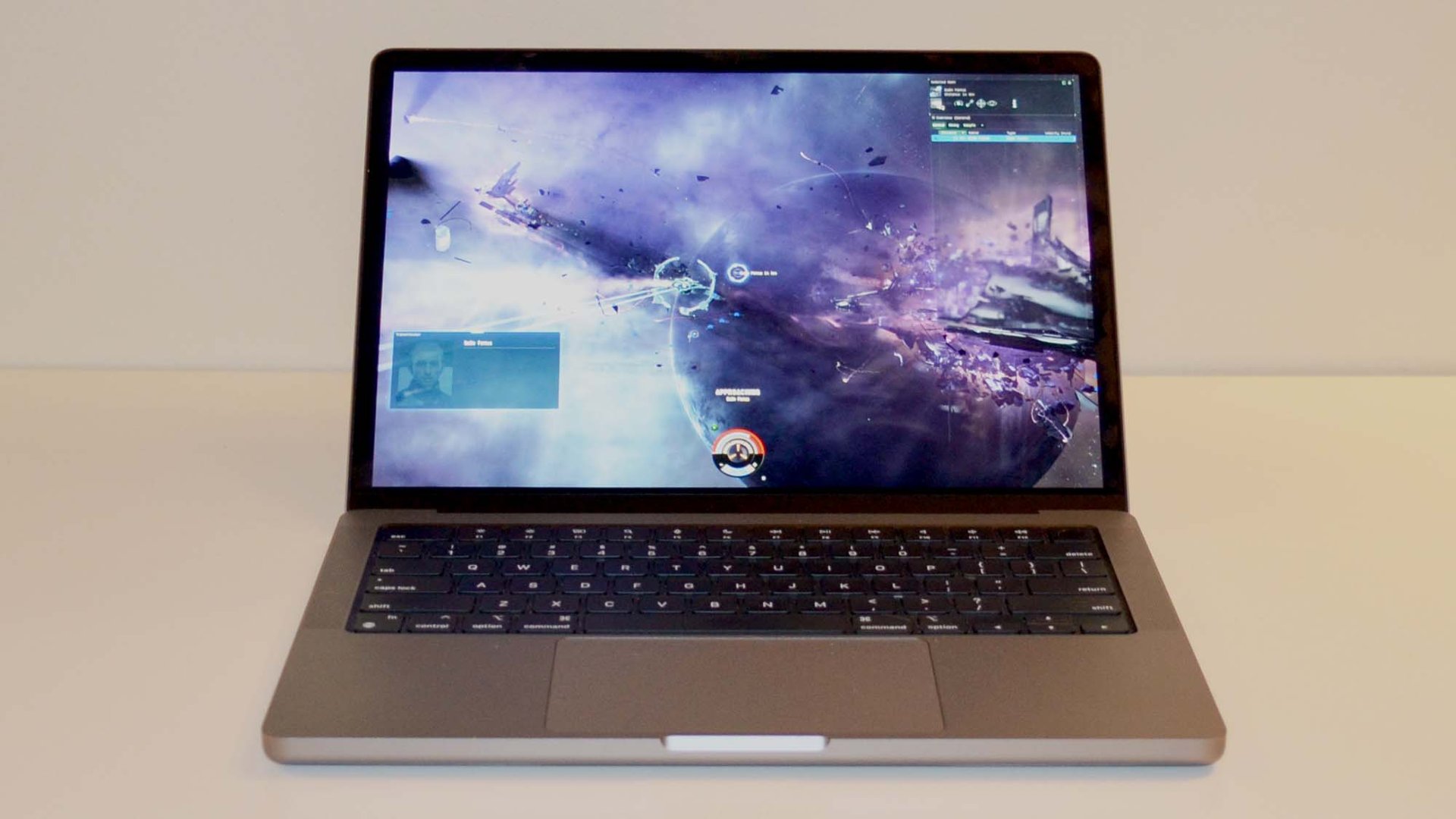 EVE Online jugando en una MacBook Pro M1 Max
