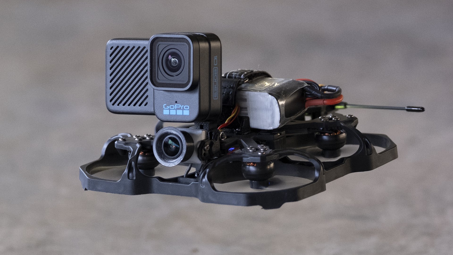 Камера GoPro Hero 10 Black Bones на дроне FPV