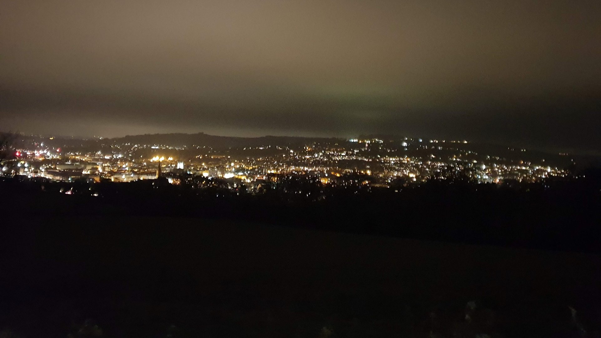 Utsikt över staden på natten