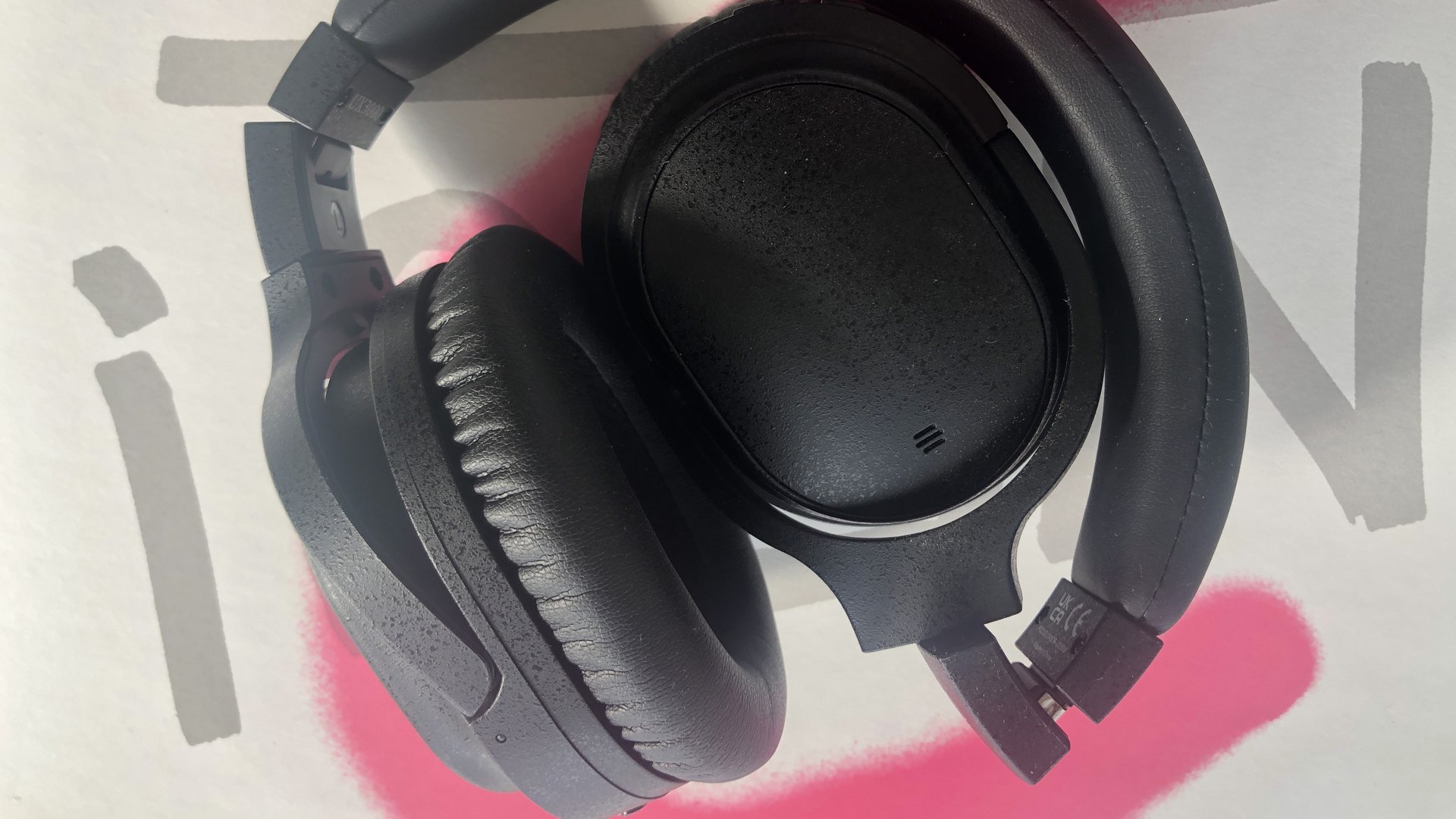 Latest UX3000 Folded Back In-Ear Audio Headphones
