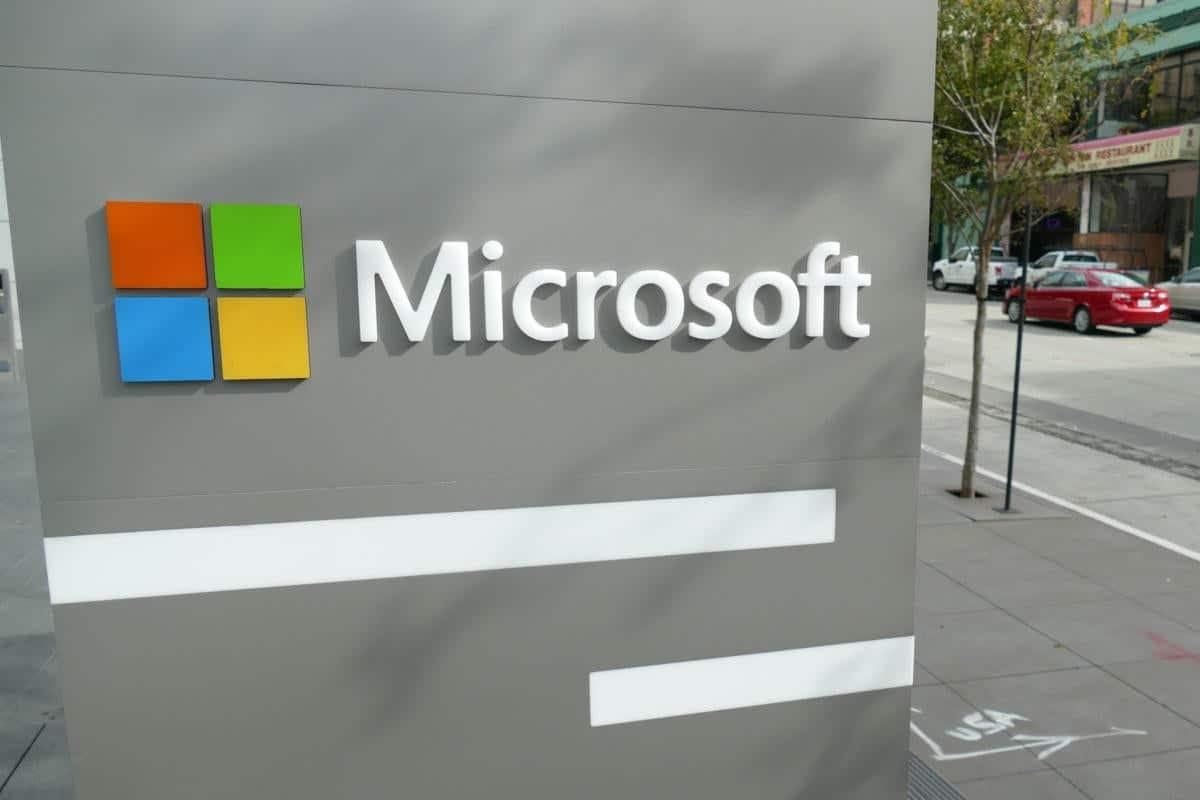 Microsoft licenzia quasi 1.000 dipendenti: rapporti