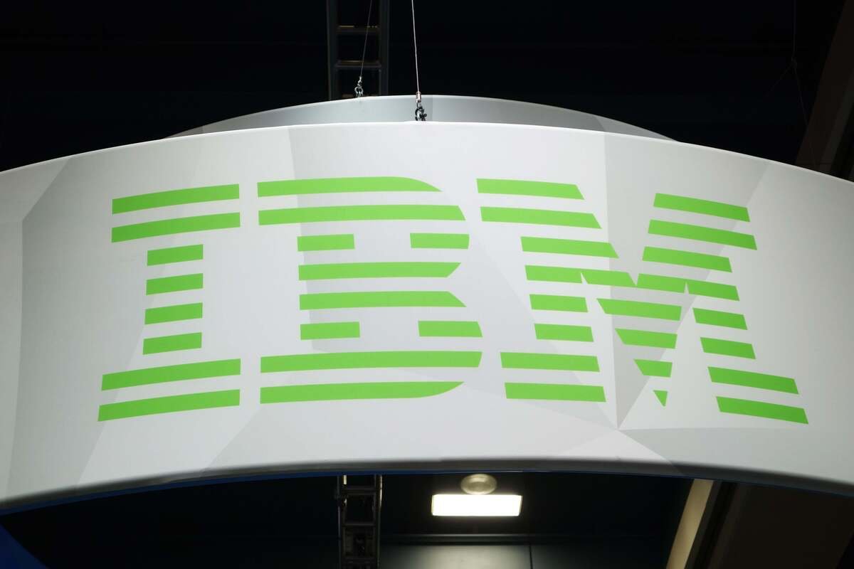 Gli eventi geopolitici hanno messo sotto pressione i guadagni di IBM
