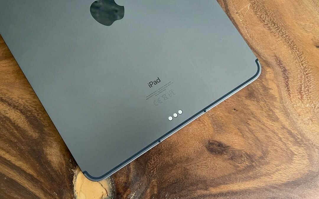 iPad Pro 2022 có thể không tương thích với Bàn phím Magic của nó