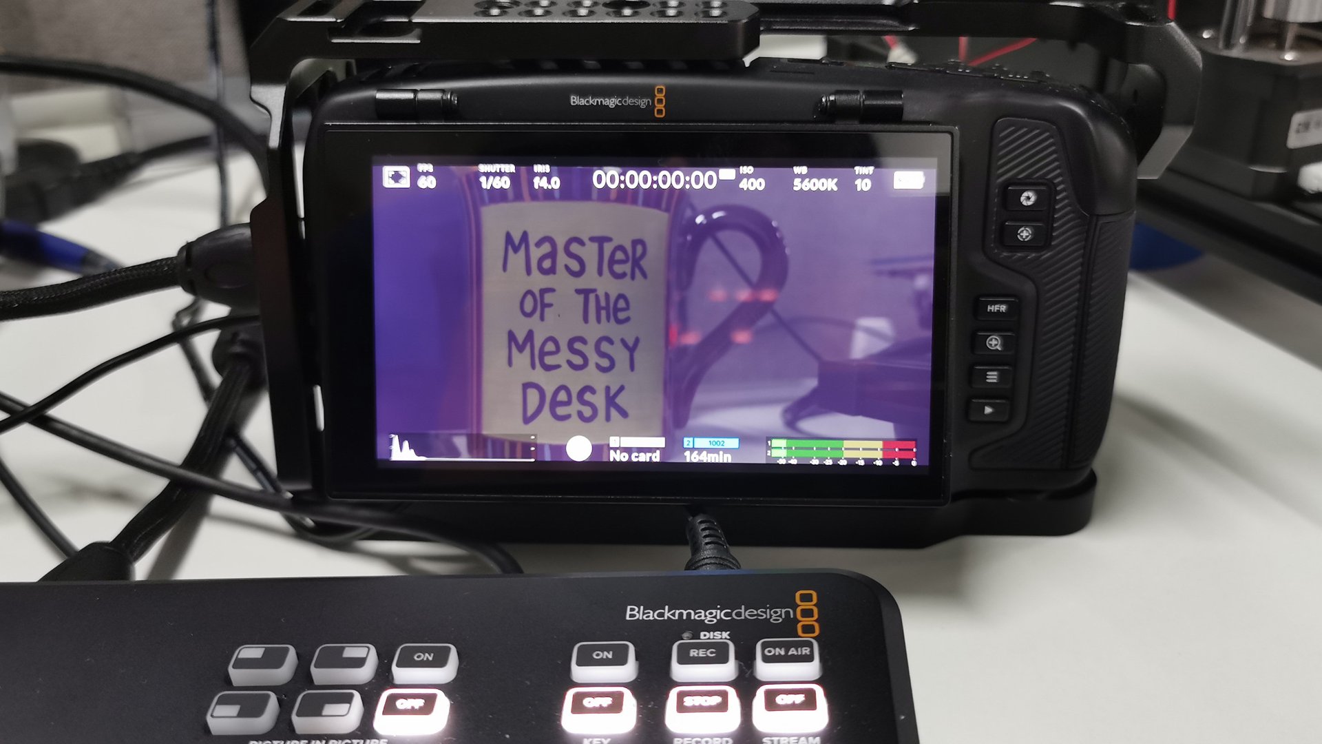 El Mini Pro controlando el tinte en una cámara Blackmagic