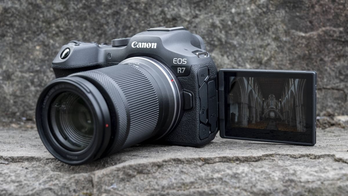 Обзор Canon EOS R7: лучшее место для фотографов-любителей