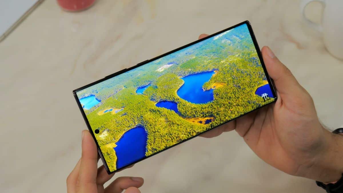 Samsung Galaxy S23 mógłby mieć łączność satelitarną i super jasny ekran