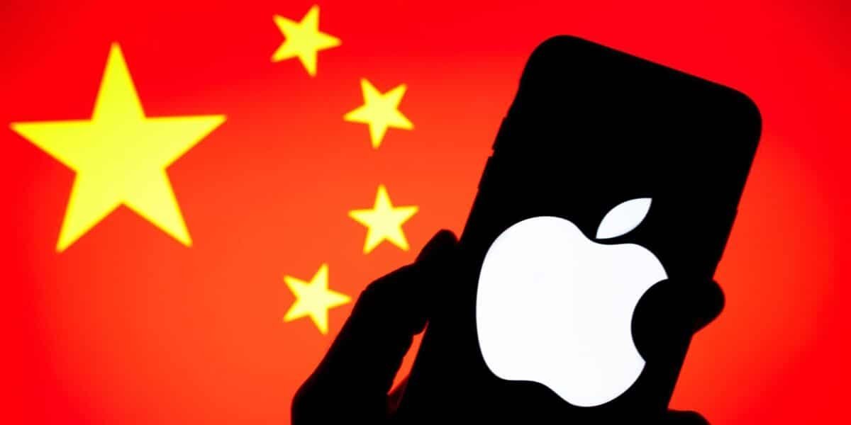 Apple påskyndar planerna på att flytta mer tillverkning från Kina