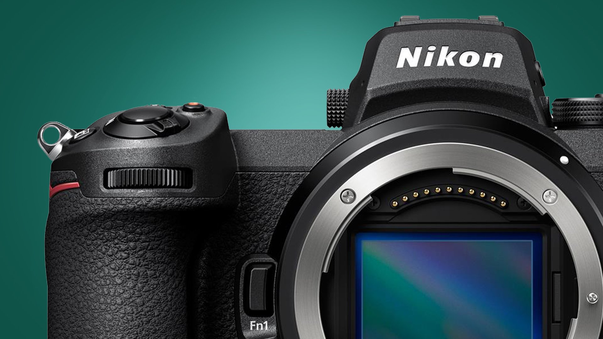 Fotocamera Nikon Z6 II su sfondo verde