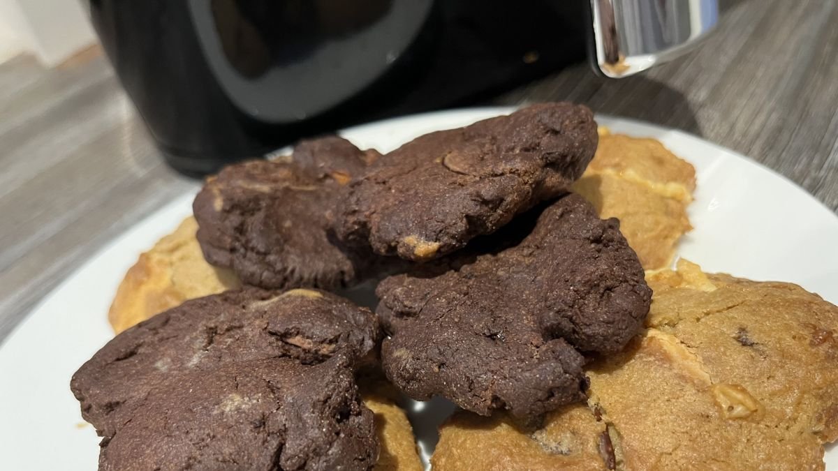Jag gjorde kakor i en airfryer och snart kommer de att konkurrera med dem på min favoritkakabutik