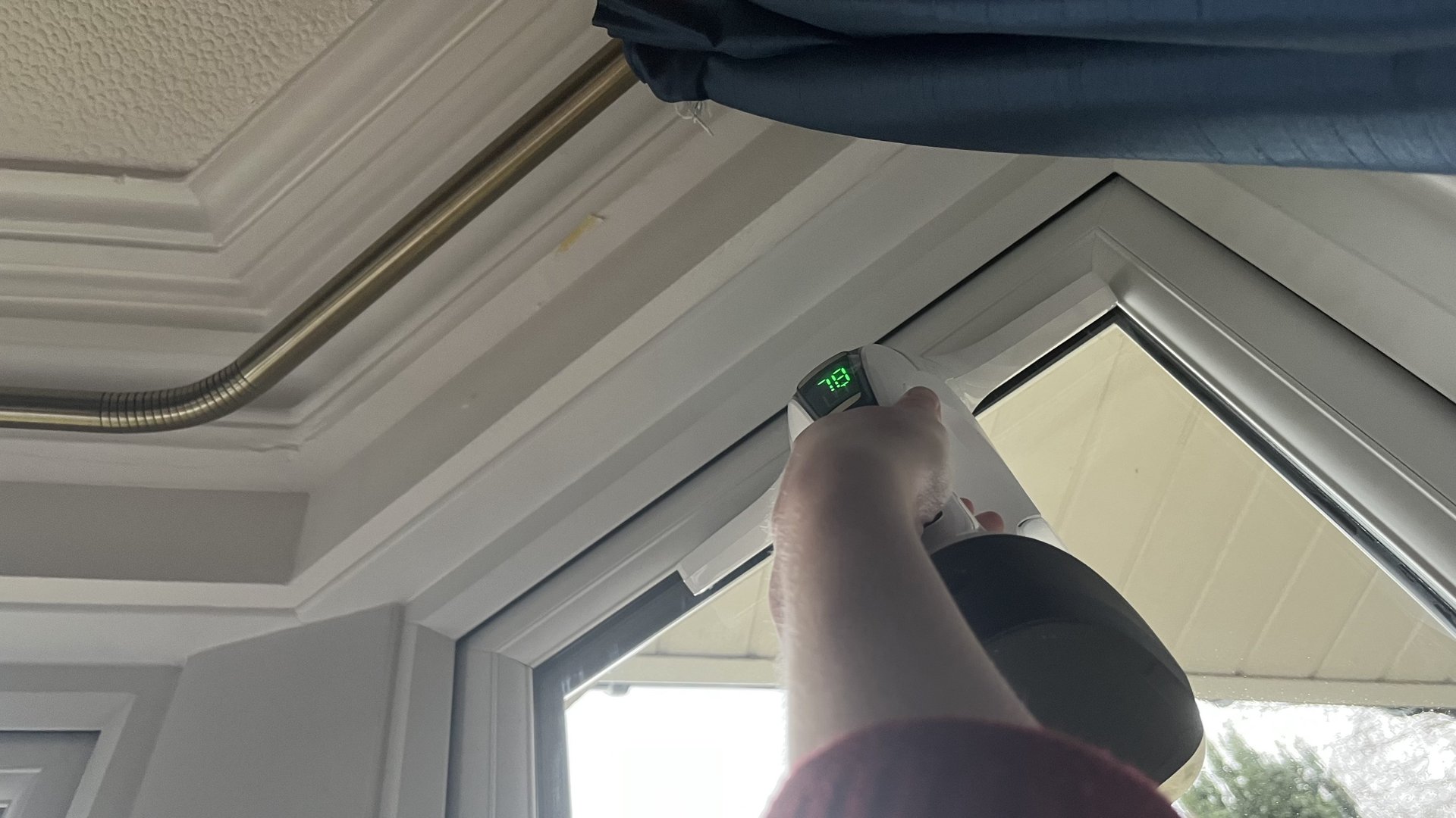 используйте karcher wv6, чтобы помыть большое окно